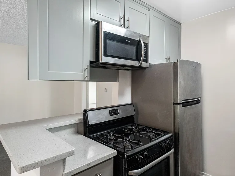 1808 N Harvard Blvd — Photo 7