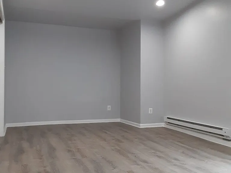 4927 Knox St #2 — Photo 3