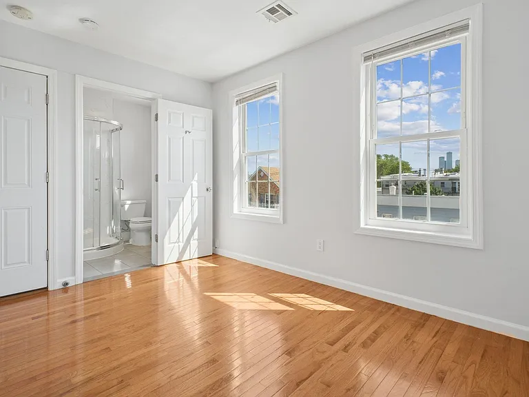 240.5 South St #4 — Photo 13