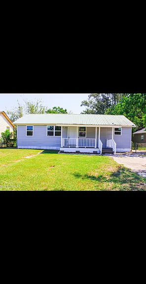 1412 Genevieve Dr — Photo 1