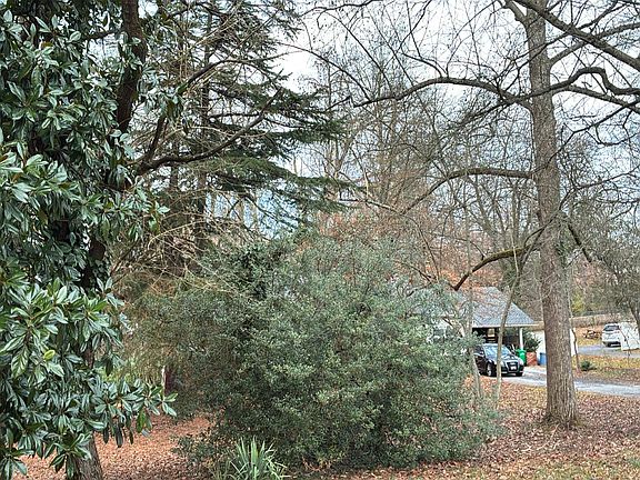 3rd image of 10804 Ashfield Rd