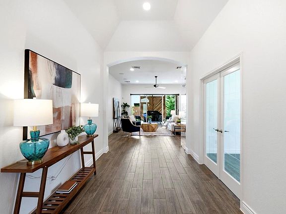 4th image of 109 Lake Spring Cir