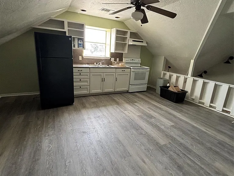 211 Oaks Grande Rd — Photo 13