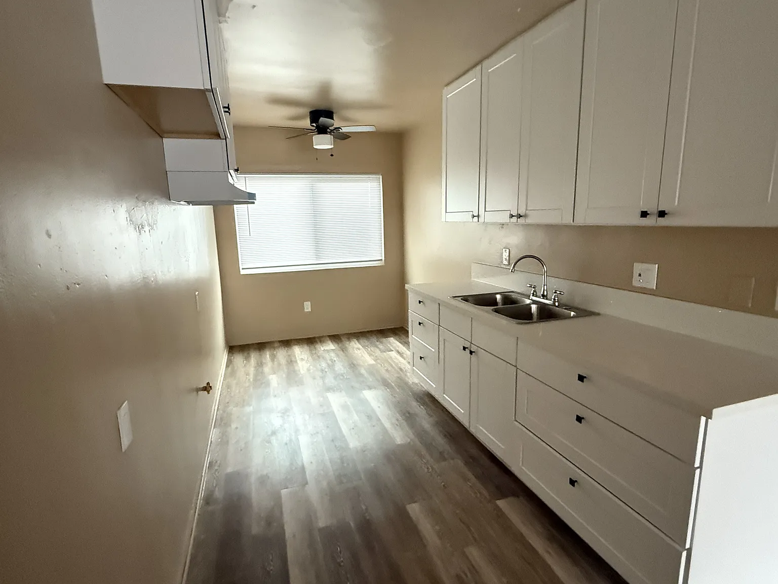 15319 South White Avenue - M — Photo 3