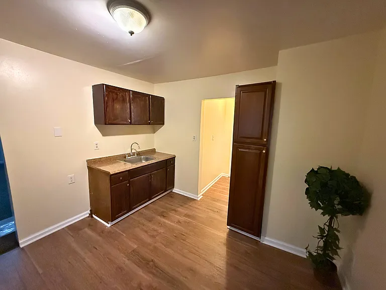 26124 Colgate St — Photo 6