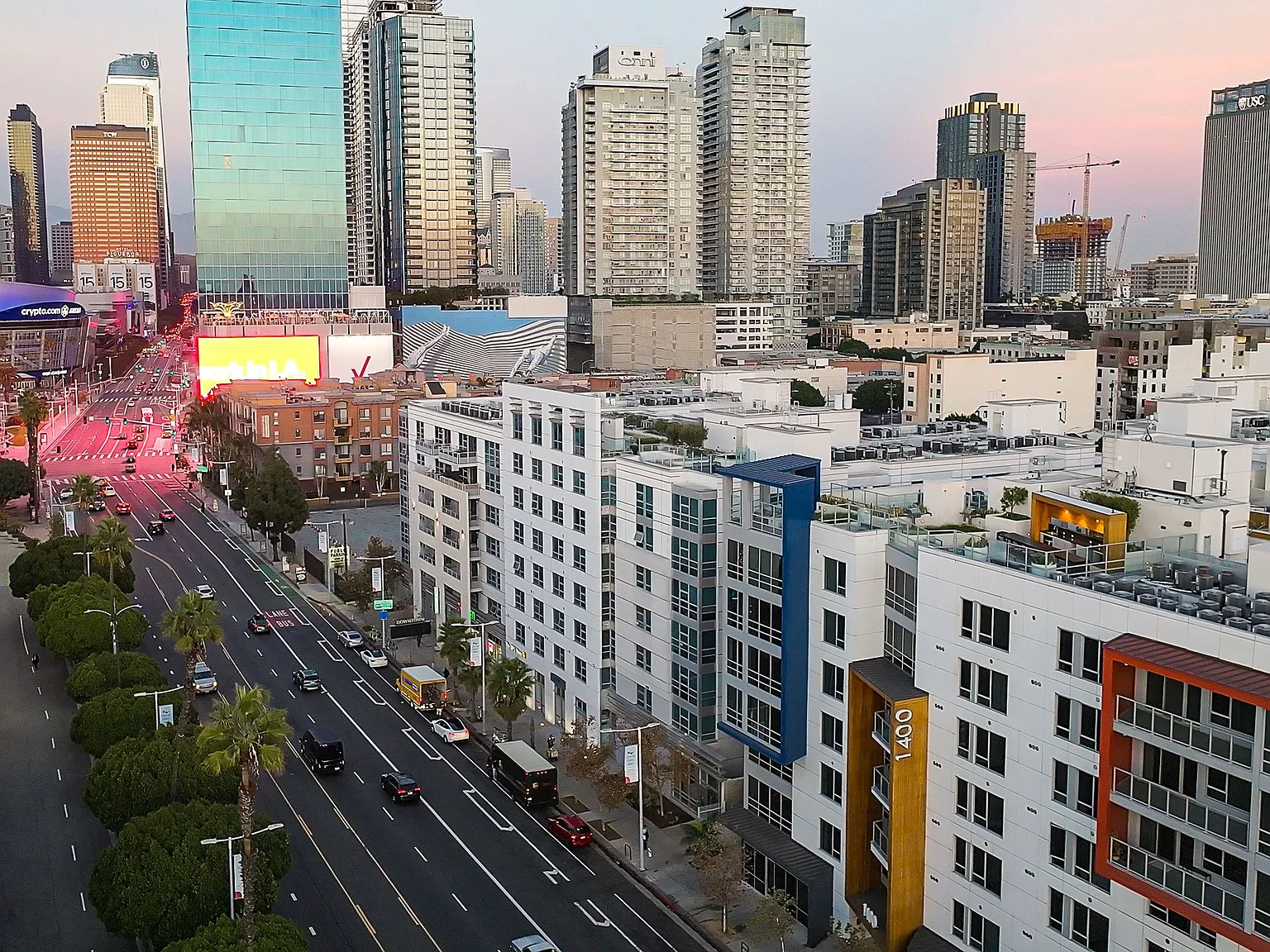 1400 FIG Apartments — Photo 3