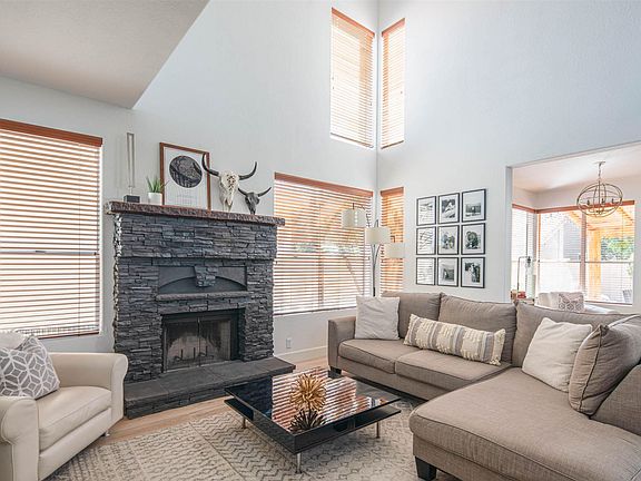 3rd image of 313 W Le Marche Ave