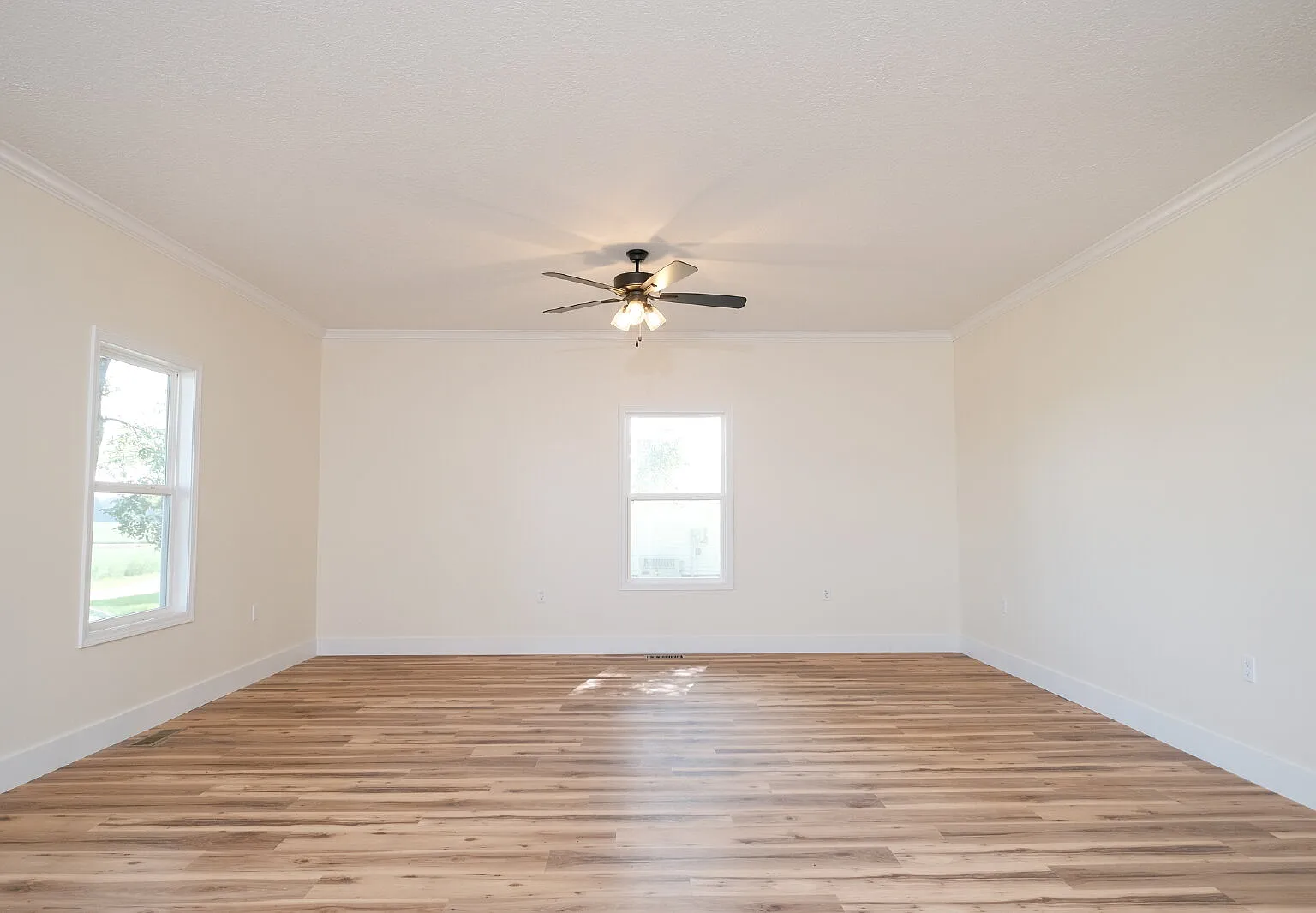3 bed, 2.0 bath, $1,800 — Photo 4