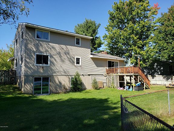 3rd image of 5386 Hillview Dr