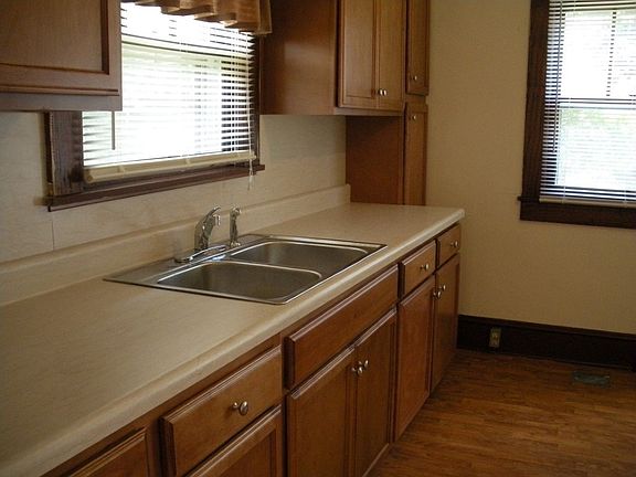 4th image of 1372 Warpath Dr