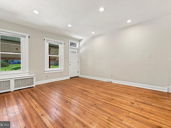 4th image of 514 Mill St
