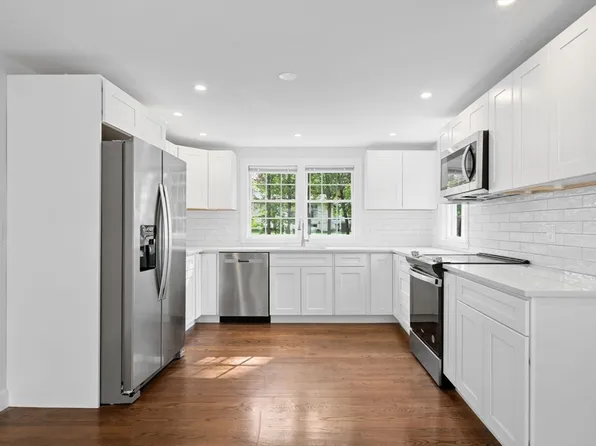 125 Beacon St, Framingham, MA 01701