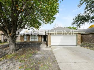 2650 Hamilton Dr, Grand Prairie, TX 75052