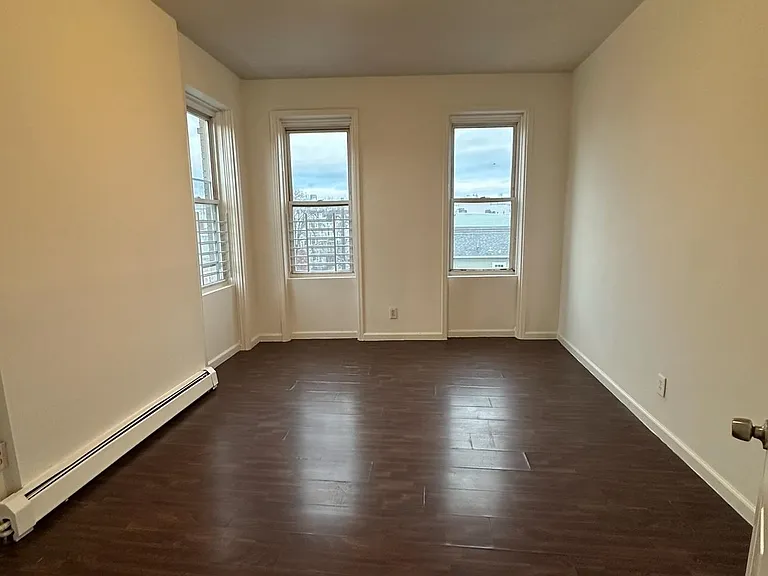 89 Belmont Ave #2L — Photo 10