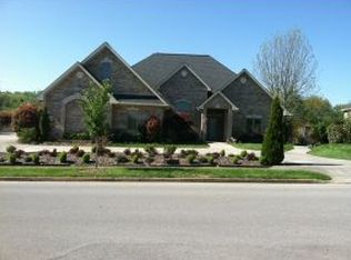 103 Strawberry Field Dr, Johnson City, TN 37604