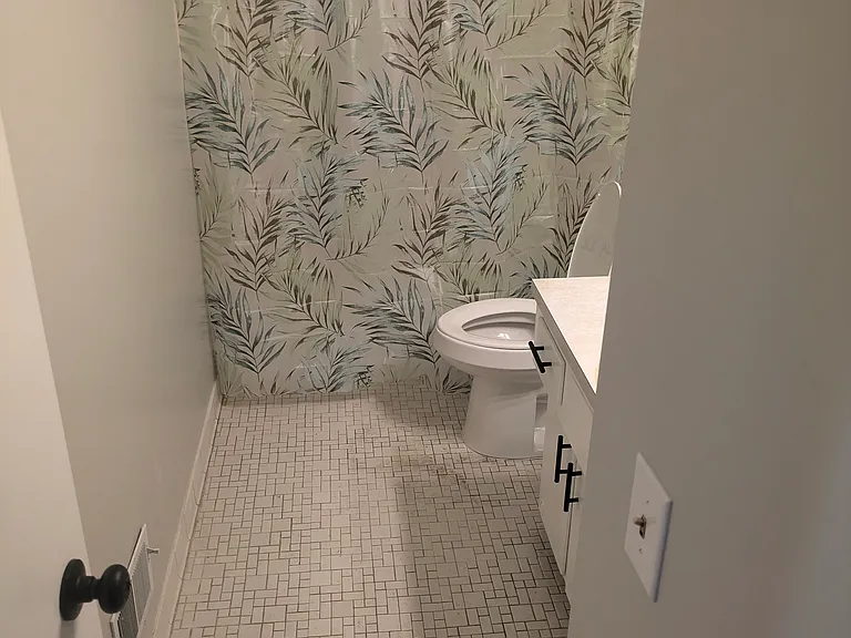 525 Arcola Dr — Photo 3