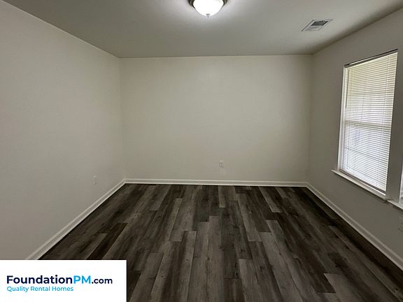 5th image of 2966 Watson St