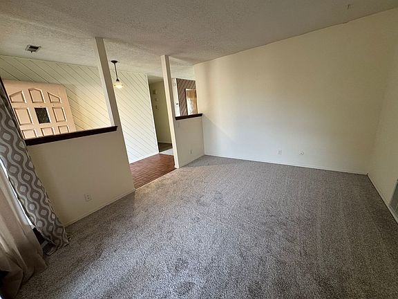 4th image of 4801 Parsifal St NE