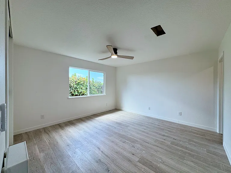 10582 Suzanne Ct — Photo 20