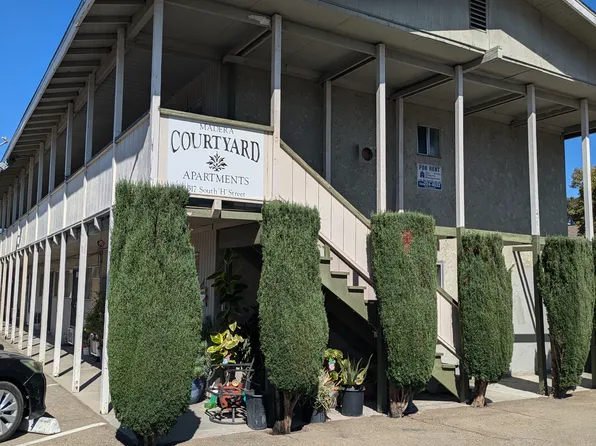 317 S H St, Madera, CA 93637