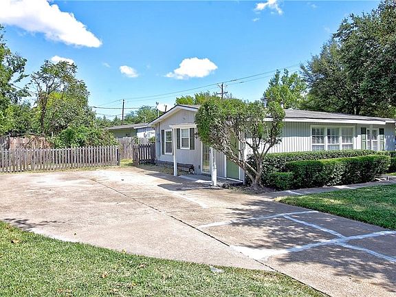 4th image of 301 Crest Hill Dr