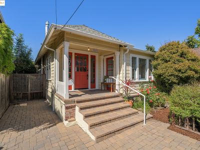 5373 James Ave, Oakland, CA, 94618