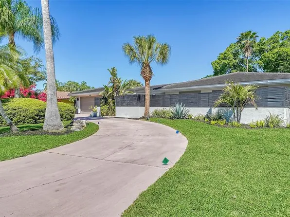 3255 Pine Valley Dr, Sarasota, FL 34239