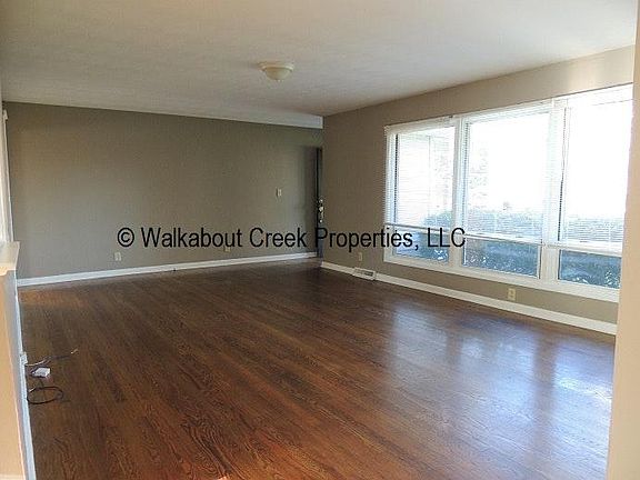 LIVING ROOM VIEW 1