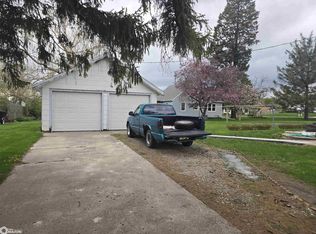 202 7th Ave SW, State Center, IA 50247
