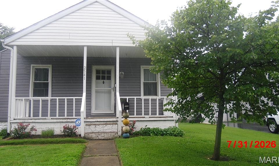 1st image of 2541 Center St