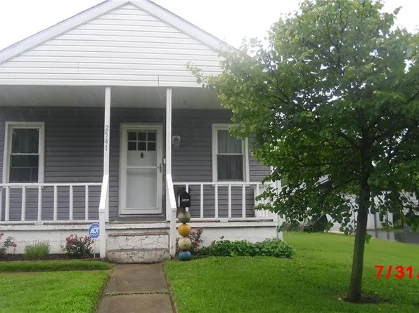 2541 Center St, Granite City, IL 62040