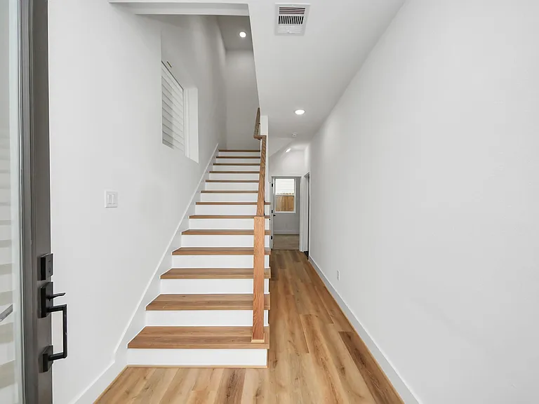1216 English St — Photo 4