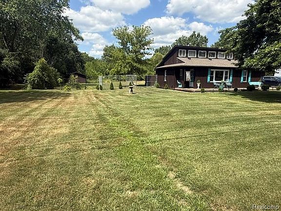5th image of 5485 N Linden Rd