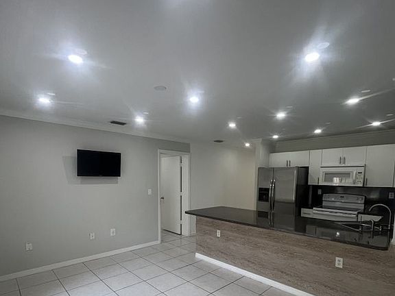 4th image of 8851 NW 119th St Unit 5102