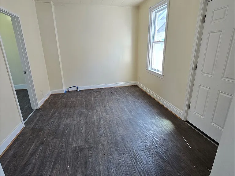 94 Warren Ave — Photo 4