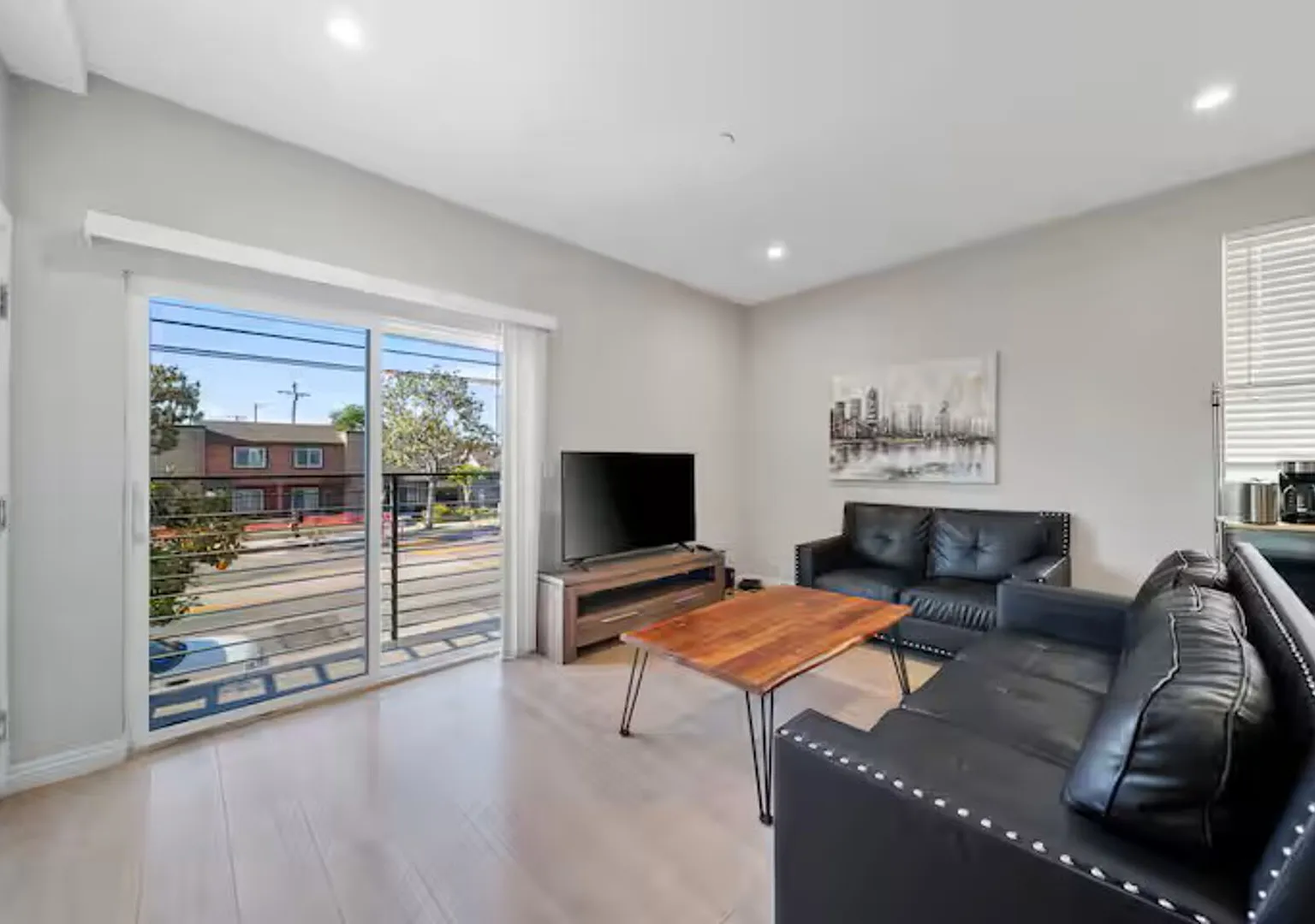Jefferson Blvd - Unit 2 — Photo 2