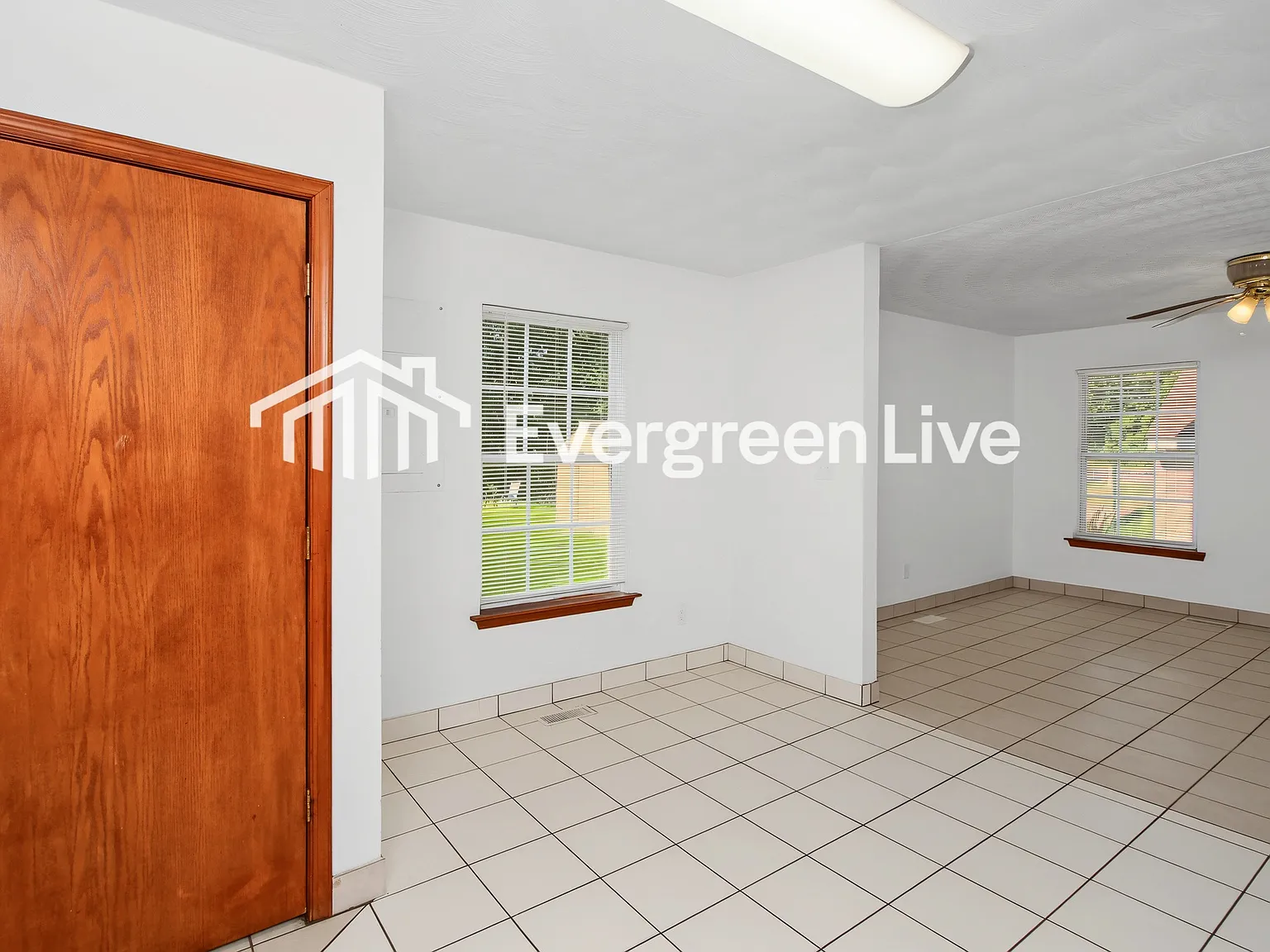 4 bed, 3.5 bath, 1794 sqft, $2,295 — Photo 2