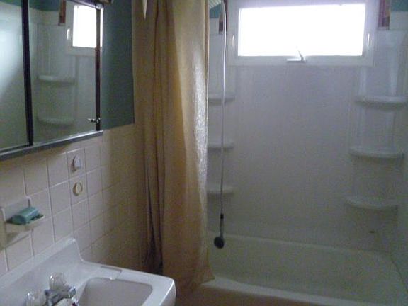4th image of 11 Bennett Ave #A