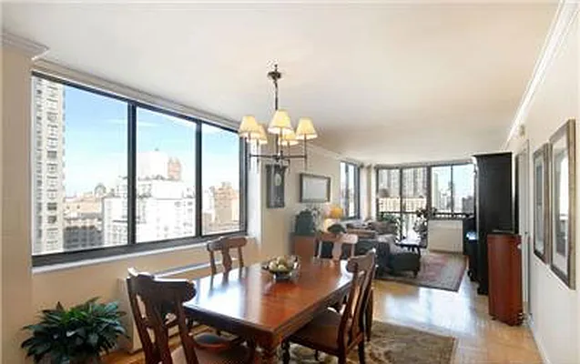 Sold by Sloane Square | media 29