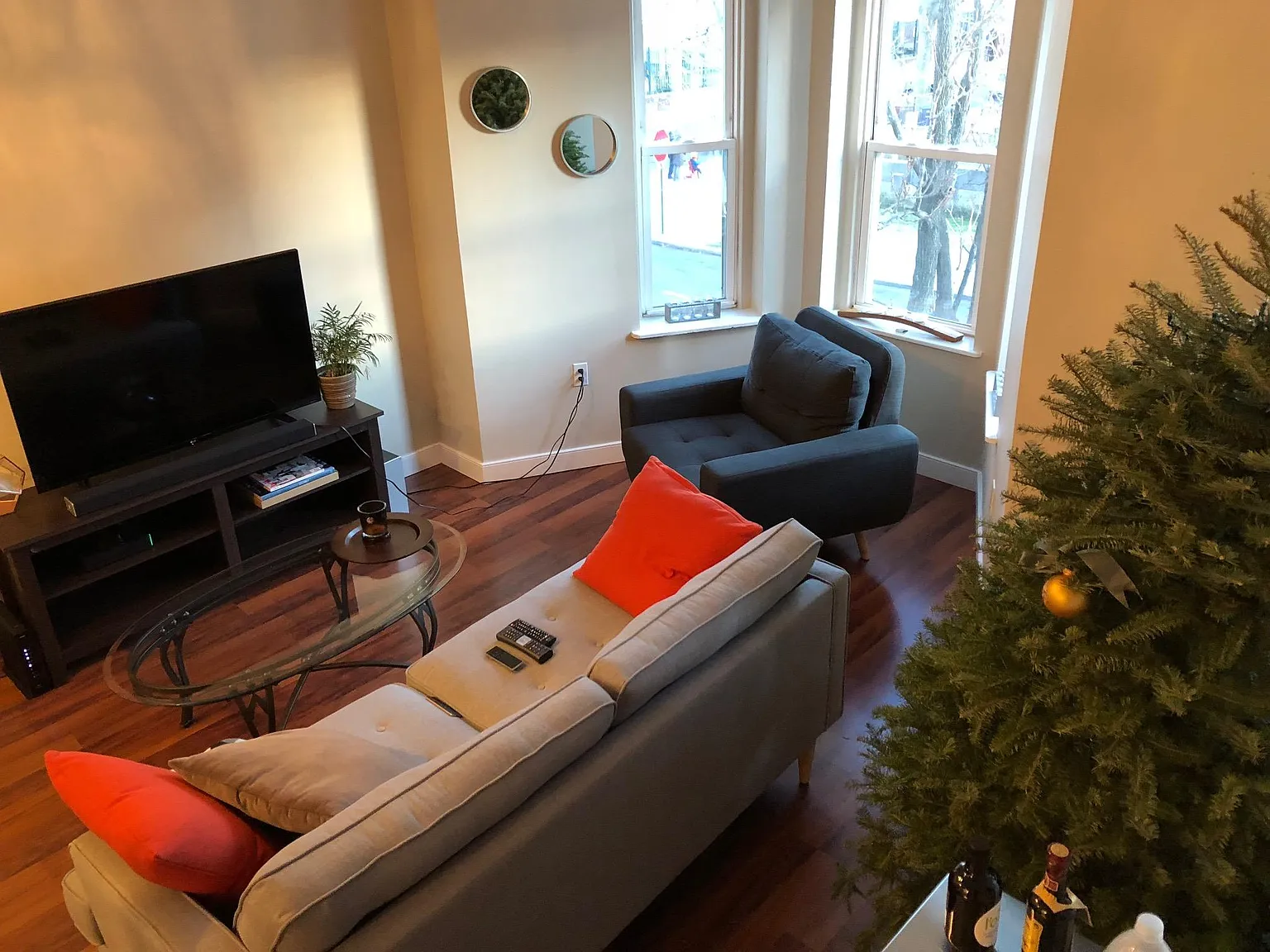 2 bed, 850 sqft, $3,150 — Photo 2