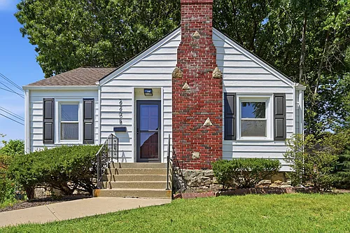 2208 W 48th St Photo 1