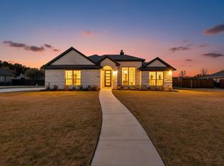 906 Maxine Dr, Athens, TX