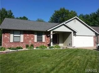 1261 Colby Dr, Saint Peters, MO