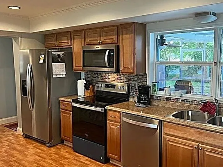 200 Fireside Ct — Photo 1