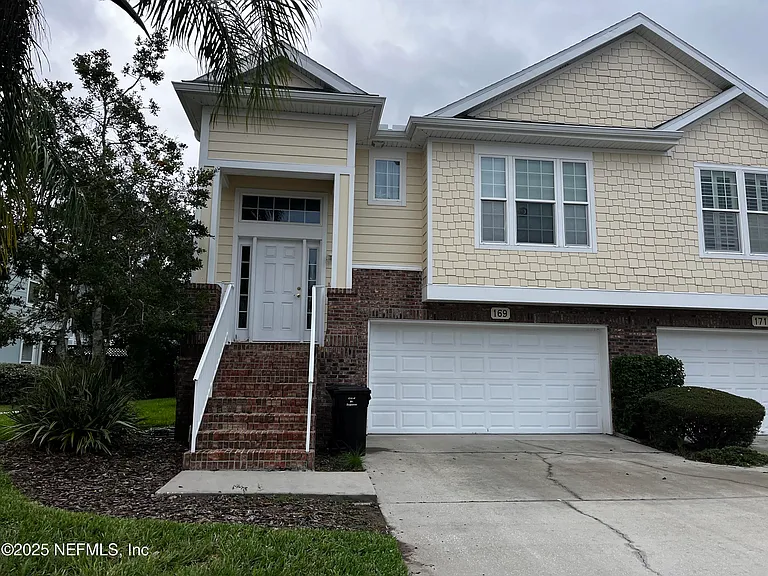 169 Sunset Cir N — Photo 1