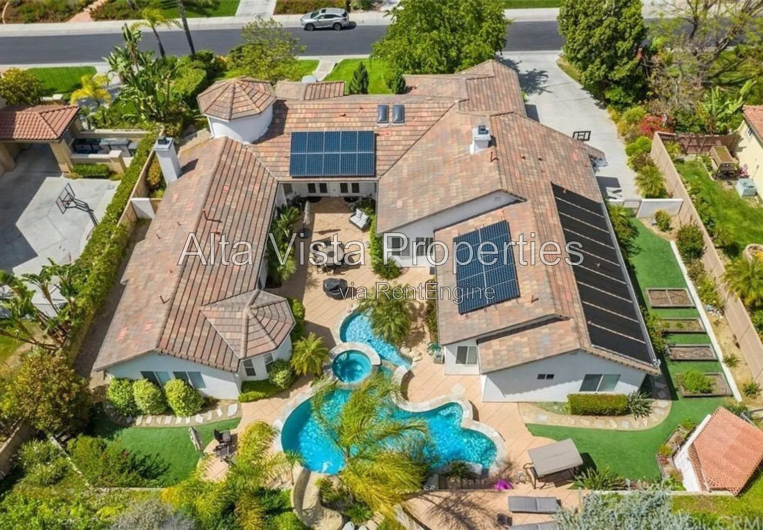 4 bed, 4.5 bath, 4100 sqft, $9,995 — Photo 1