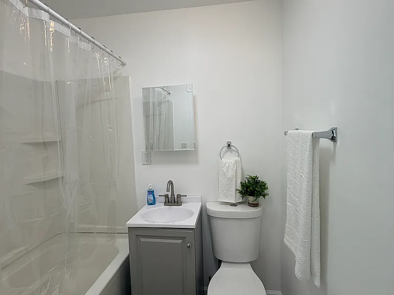 35 Maud St #2 — Photo 23