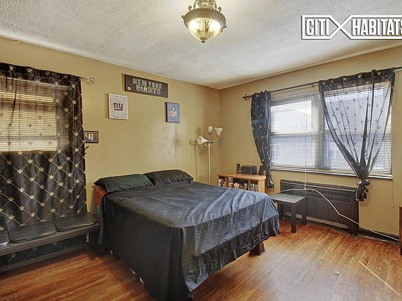 4th image of 1055 Stratford Ave