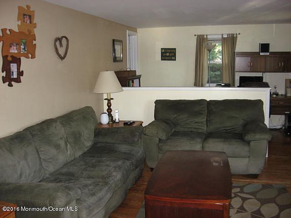 3rd image of 3119 Hiawatha Ave