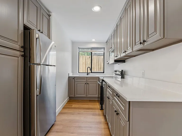 1016 E 900 S — Photo 9